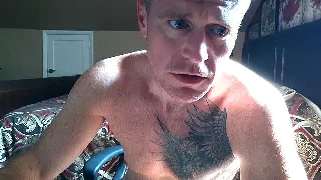 DILFiGuess1's Live XXX Chat