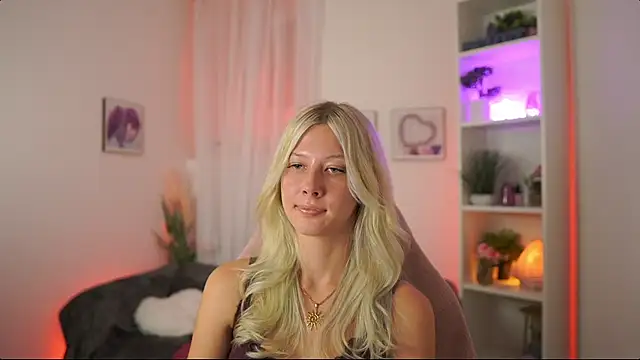 EmilySwann_ Adlı Modelin Canlı XXX Sohbeti