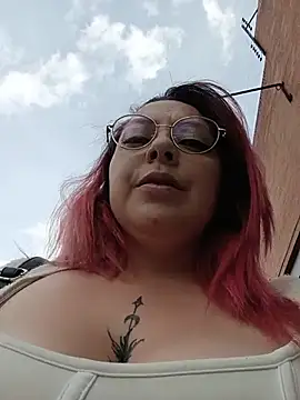 Chat XXX en directo de madelaine-