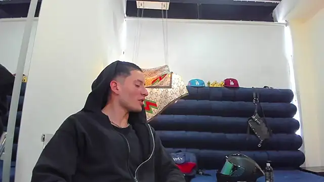 HunterHeat_'s Live XXX Chat