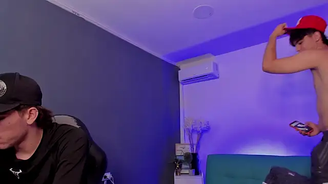 Chat XXX en directo de Handsomeboyss19