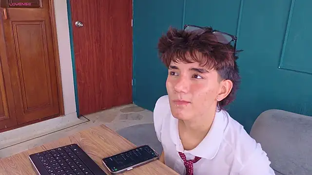 christopher_robin4 – Naživo XXX chat