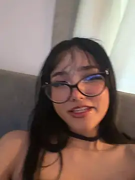 XXX chat uživo modela ela_petit