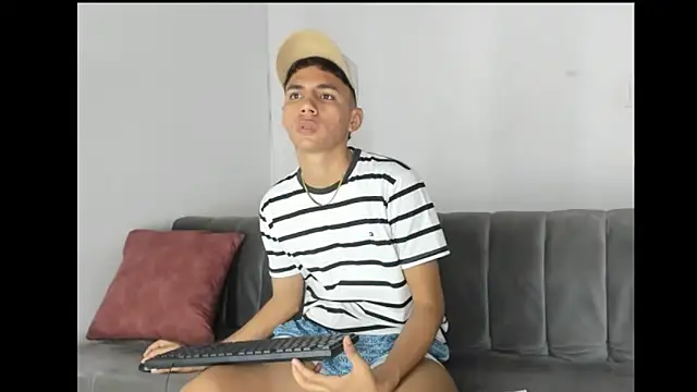 Charlie_Scorpion élő XXX-chatje