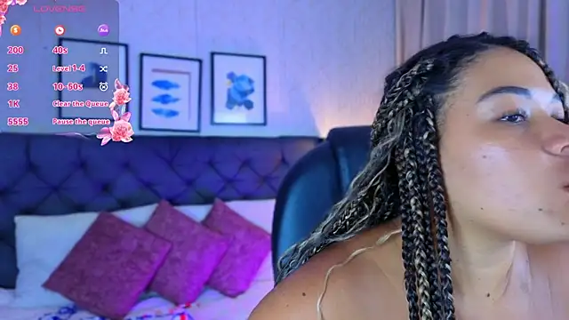 XXX chat uživo modela sophie__blare