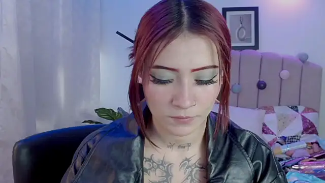 Victoria-Moon Chat XXX in diretta