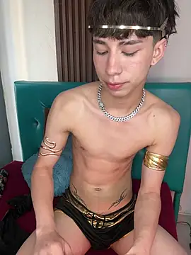Kael_Prince Adlı Modelin Canlı XXX Sohbeti
