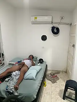 Chat +18 de bigdick211292 ao vivo