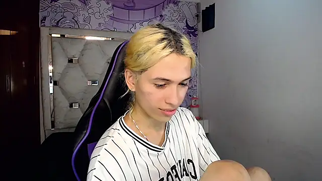 Larry_craft live XXX chat