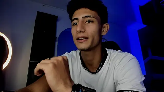 Živý XXX chat MaxiimoRomano_