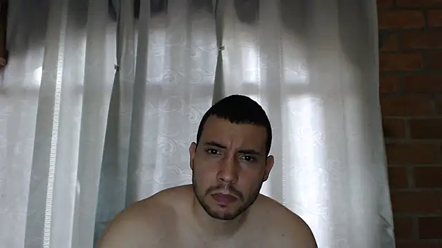 Armando_2002 Chat XXX in diretta