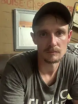 Midwestalpha webkamerás műsora
