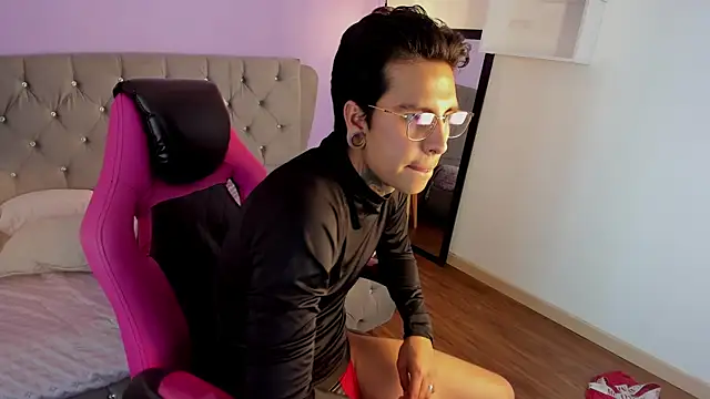 Chat +18 de mario-leon ao vivo