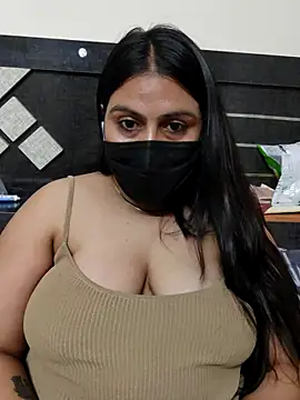 Aysha_69 Adlı Modelin Canlı XXX Sohbeti