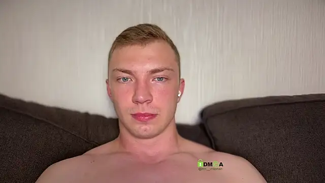 iron__chap Show in webcam
