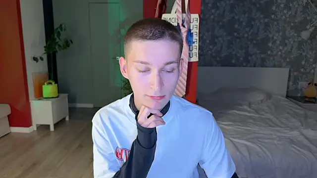 AlexFH live XXX chat