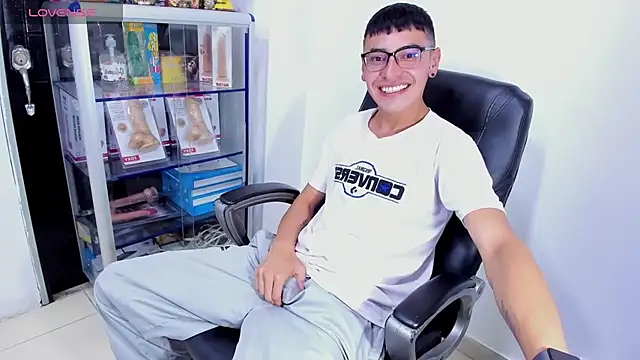 Alexx_bigcockk Obrolan Langsung XXX