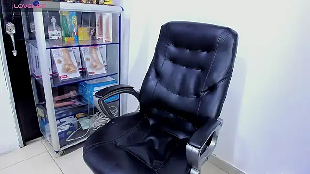 Alexx_bigcockk live XXX chat