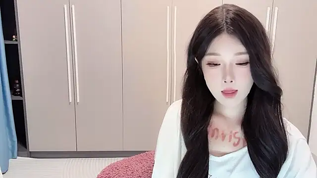 צ'אט XXX בשידור חי של QOiio