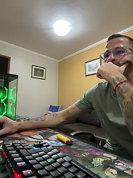 MeladoDiMel Adlı Modelin Canlı XXX Sohbeti