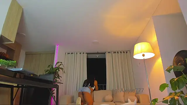 Aleja_evangeline – Naživo XXX chat