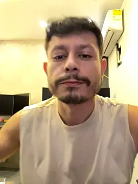 הופעת וובקאם של andrewlopezz