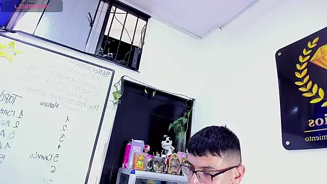 Alexx_bigcockkのライブXXXチャット