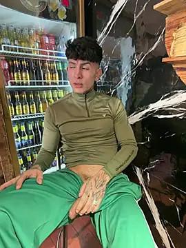 _Tomy08calderon's Live XXX Chat