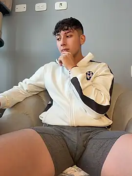 OLIVER_K Adlı Modelin Canlı XXX Sohbeti