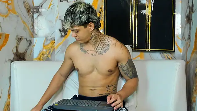 Noah__Browm Chat XXX in diretta
