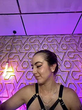 MelanyyJhonson15's Live XXX Chat