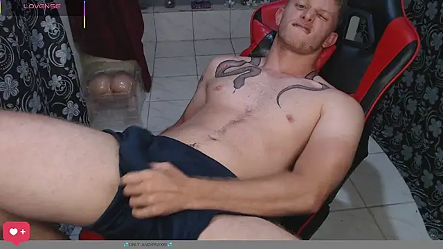 andrewxbii Show in webcam