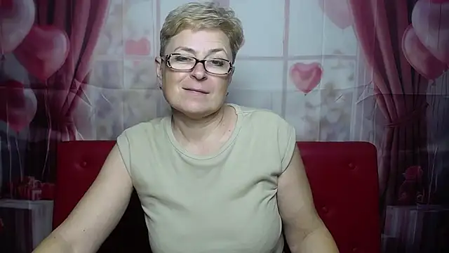 EmiliaGree's Live XXX Chat
