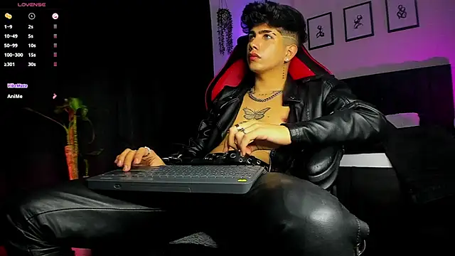 LyleBennett_ Adlı Modelin Canlı XXX Sohbeti