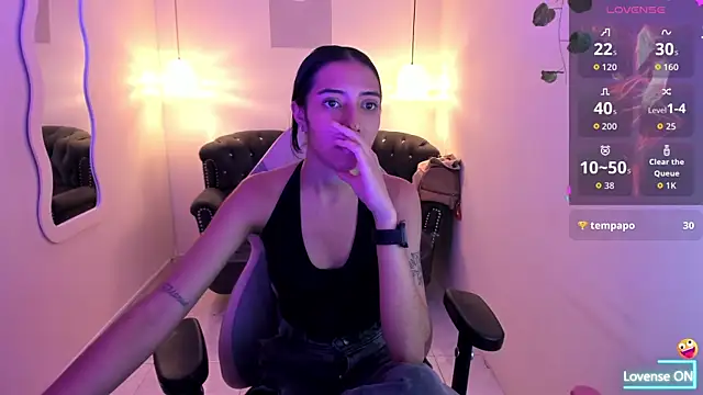 Chat XXX en directo de Nicole_jade