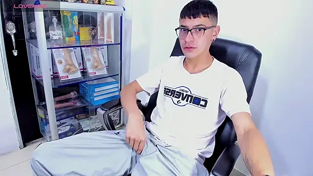 Alexx_bigcockk XXX чат на живо