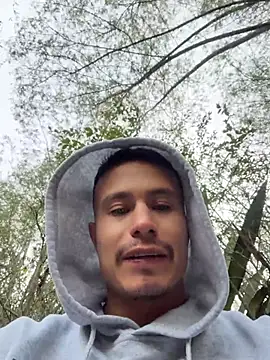 Show modela DOMINICKVEGAS77 na web-kameri