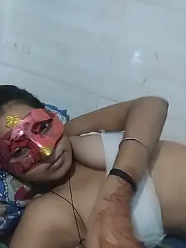 Queen-Rakhi's Webcam Show