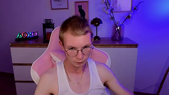 justleo__ élő XXX-chatje