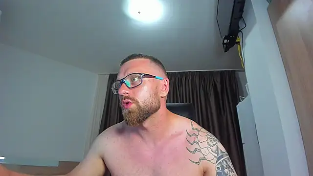 XXX chat uživo modela Findom_guy