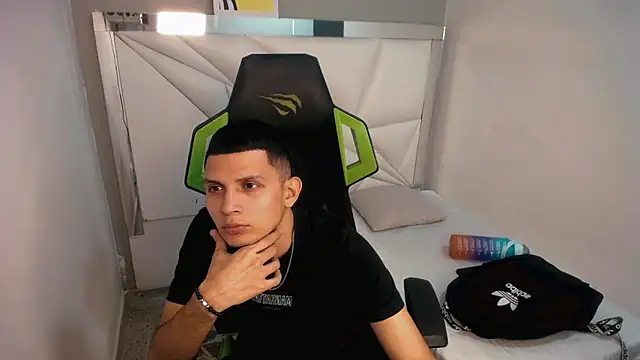 Živý XXX chat Pov_man777