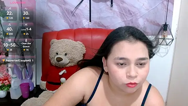 צ'אט XXX בשידור חי של nikol_hot18