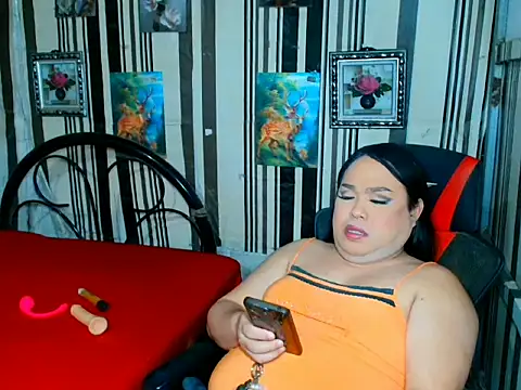 Chat XXX en directo de UnCut_Cock_Ts