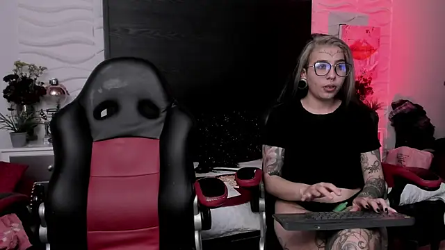 Chat +18 de inkedsinners_ ao vivo