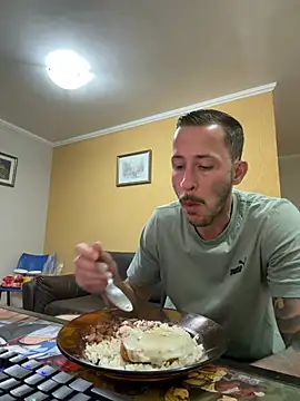 MeladoDiMel Adlı Modelin Canlı XXX Sohbeti
