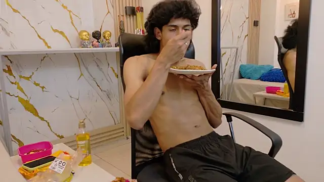 Zayn_Fox32 Adlı Modelin Canlı XXX Sohbeti