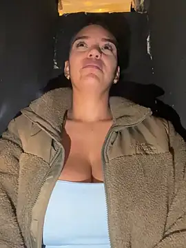 Chat XXX en directo de Sara-77
