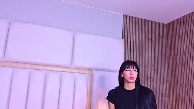 LaylaaDoll Adlı Modelin Canlı XXX Sohbeti