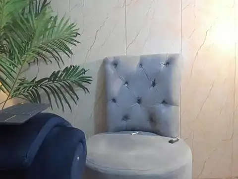 XXX chat uživo modela kingofnight7