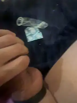 PurpleDevil_69_: διαδικτυακό σόου στην κάμερα